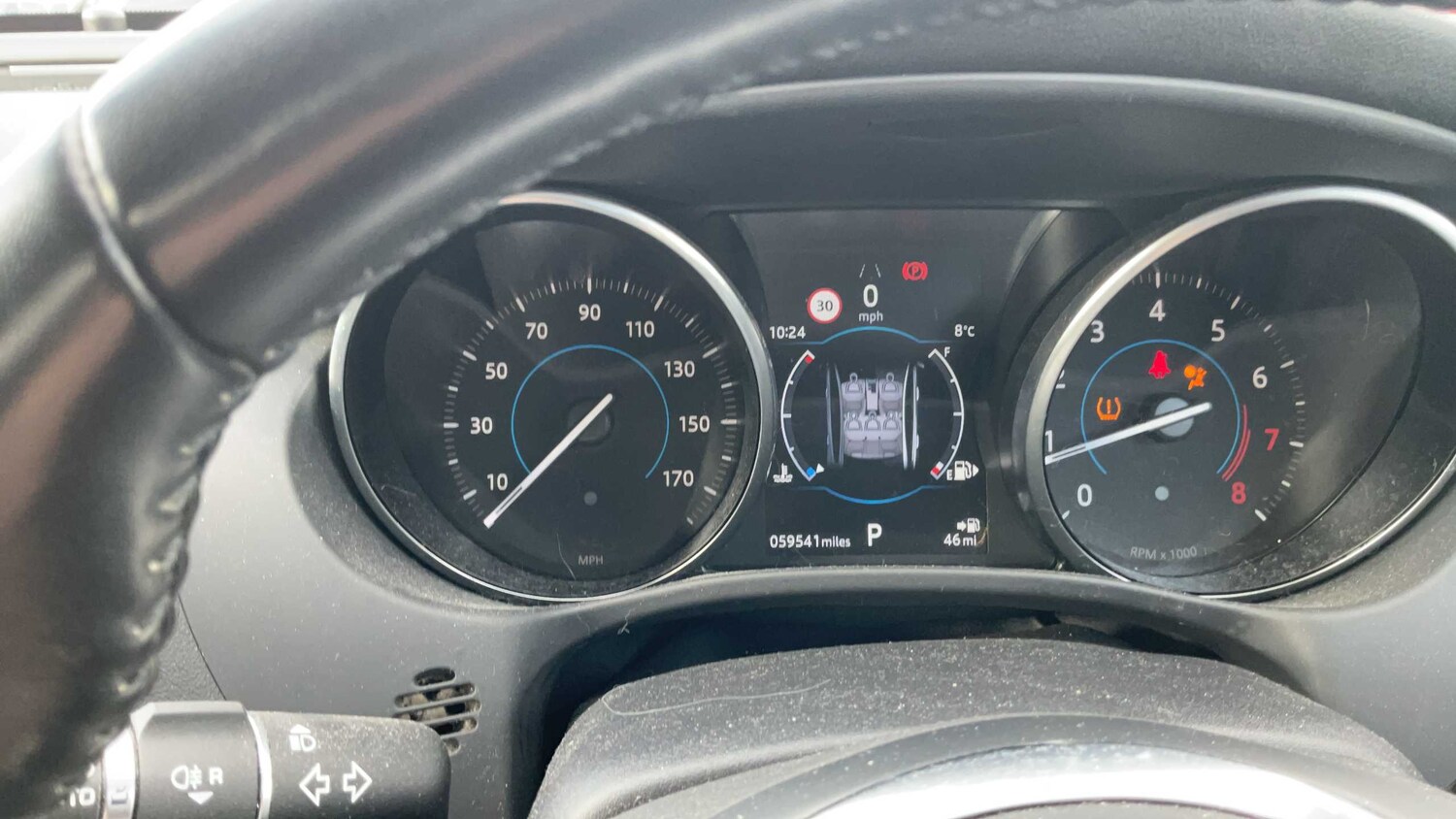 Used Jaguar XE 2019 for sale - 77913816: Photo 10