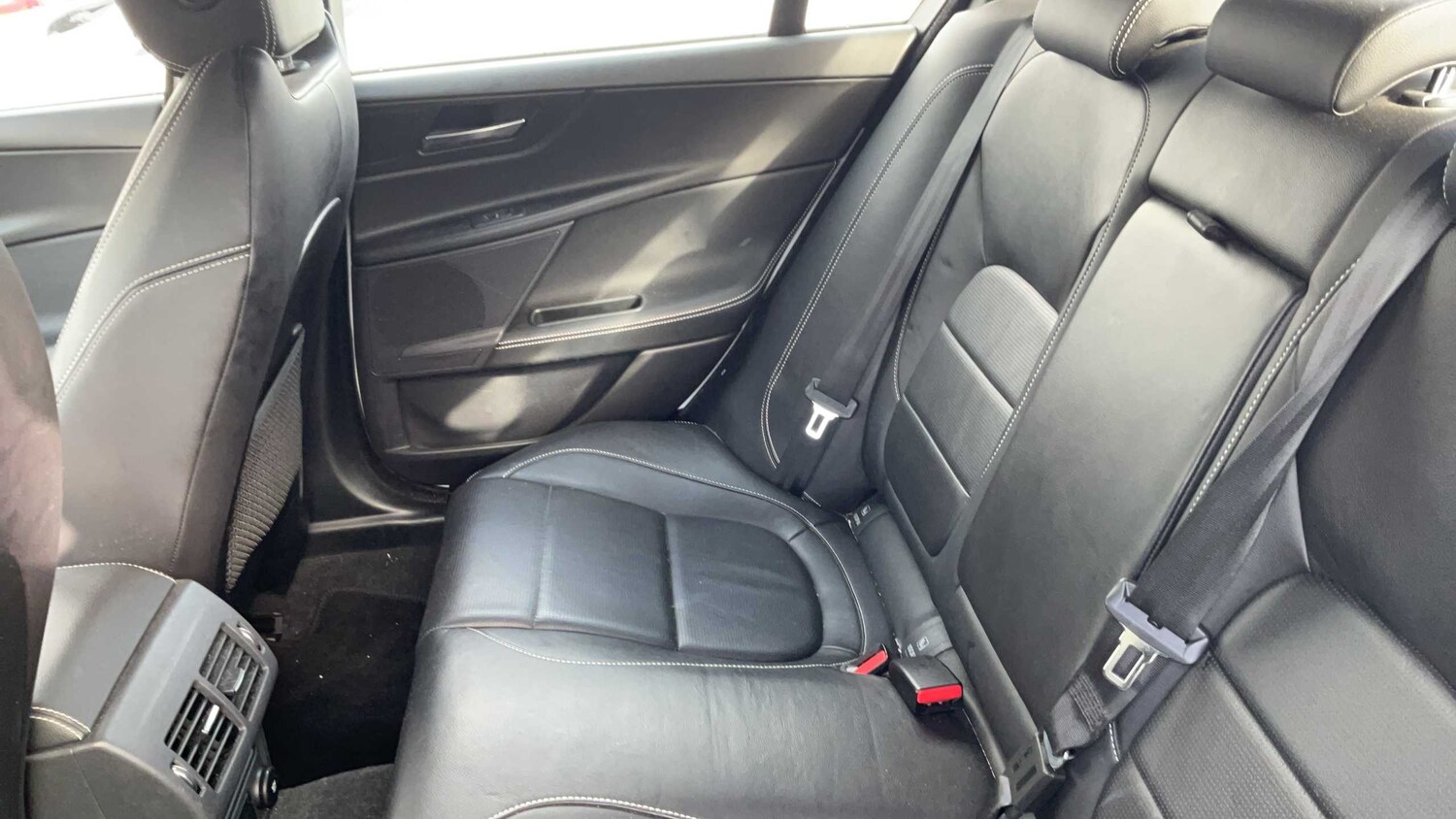 Used Jaguar XE 2019 for sale - 77913816: Photo 14