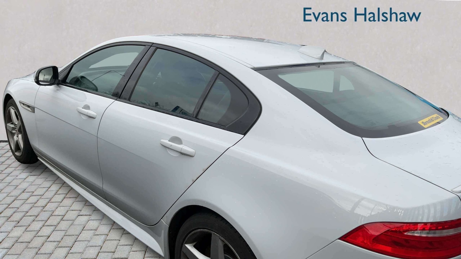 Used Jaguar XE 2019 for sale - 77913816: Photo 2