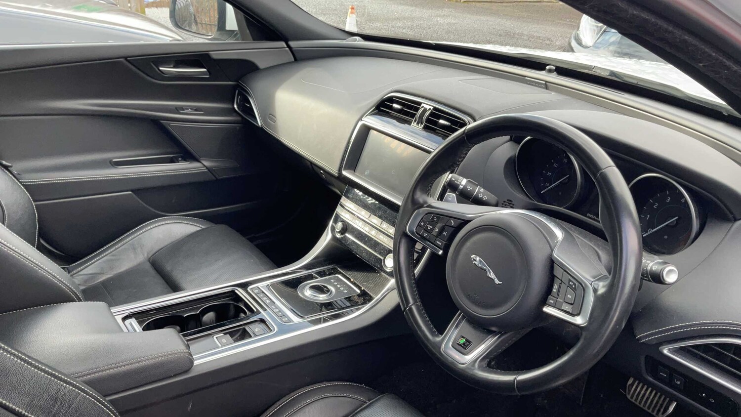 Used Jaguar XE 2019 for sale - 77913816: Photo 8