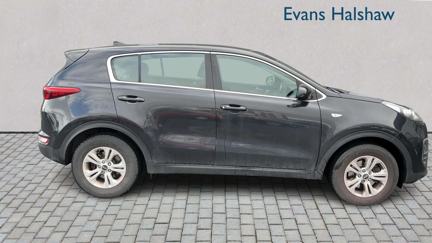 Used Kia Sportage 2018 for sale - 77899233: Photo 2