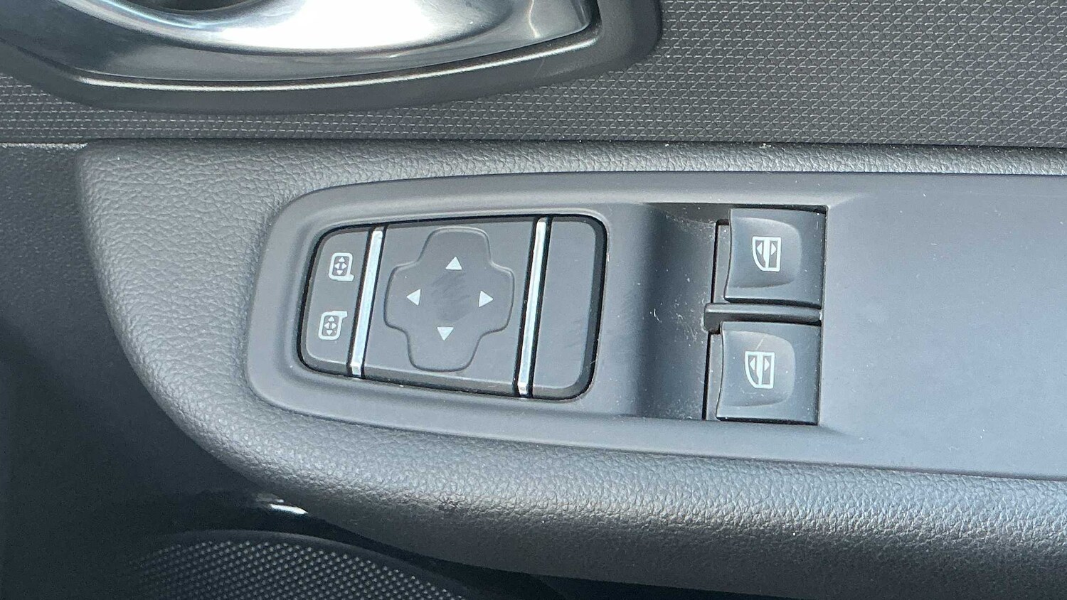 Used Renault Clio 2017 for sale - 78052304: Photo 18