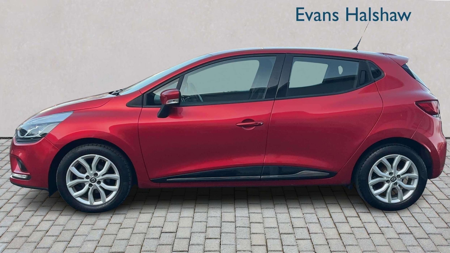 Used Renault Clio 2017 for sale - 78052304: Photo 3