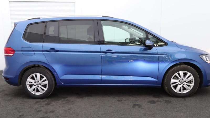 Used Volkswagen Touran 2020 for sale - 76435633: Photo 3