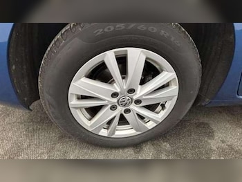 Used Volkswagen Touran 2020 for sale - 76435633: Photo