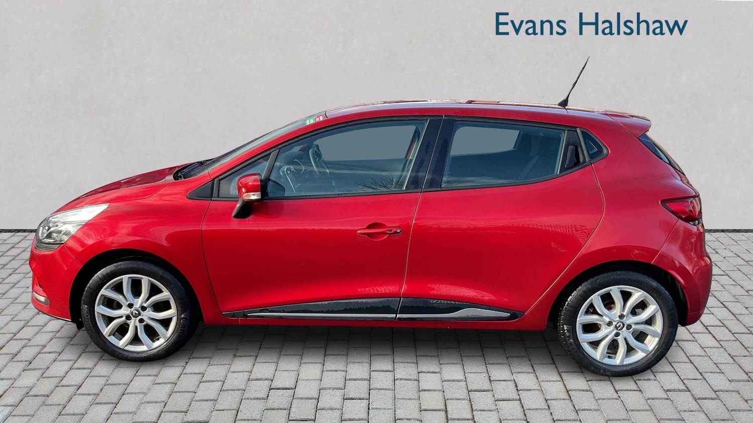 Used Renault Clio 2017 for sale - 77577375: Photo 3