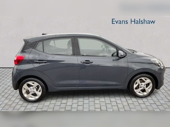 Used Hyundai i10 2023 for sale - 78037399: Photo