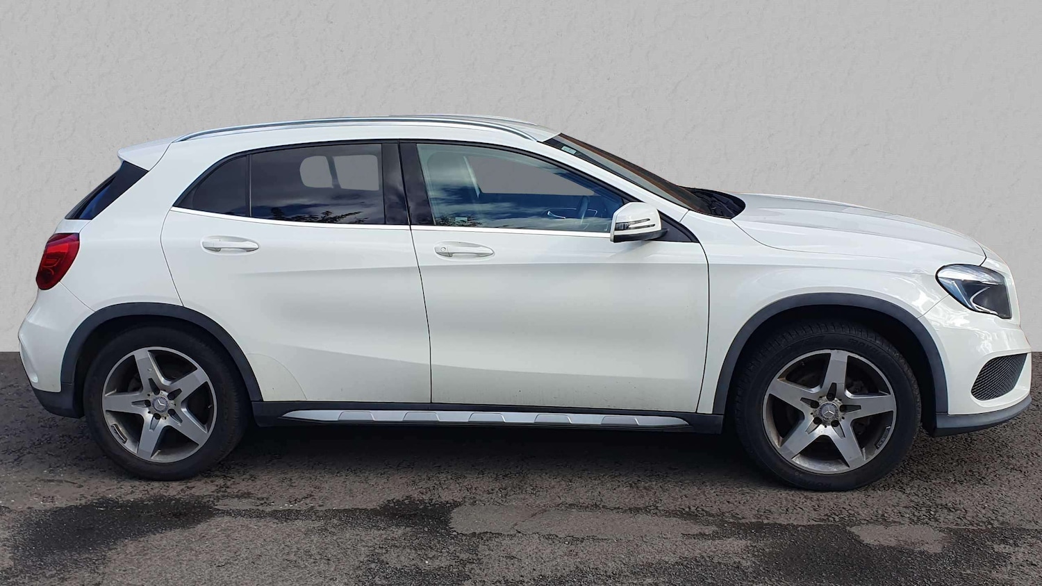 Used Mercedes-Benz GLA 2015 for sale - 75981336: Photo 2