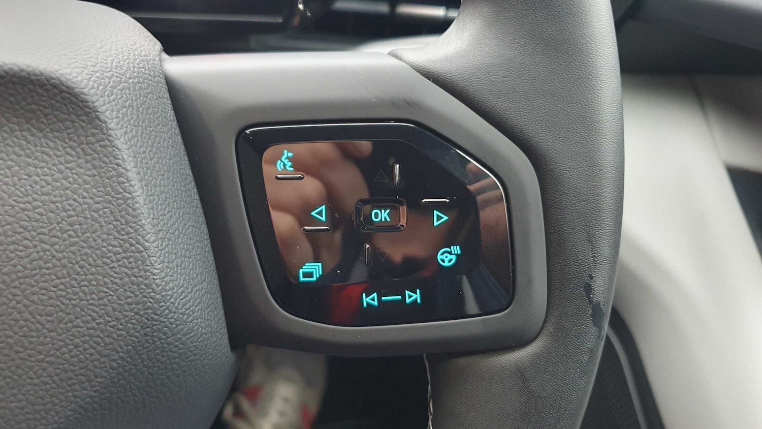 Used Ford Explorer 2025 for sale - 77472590: Photo 24