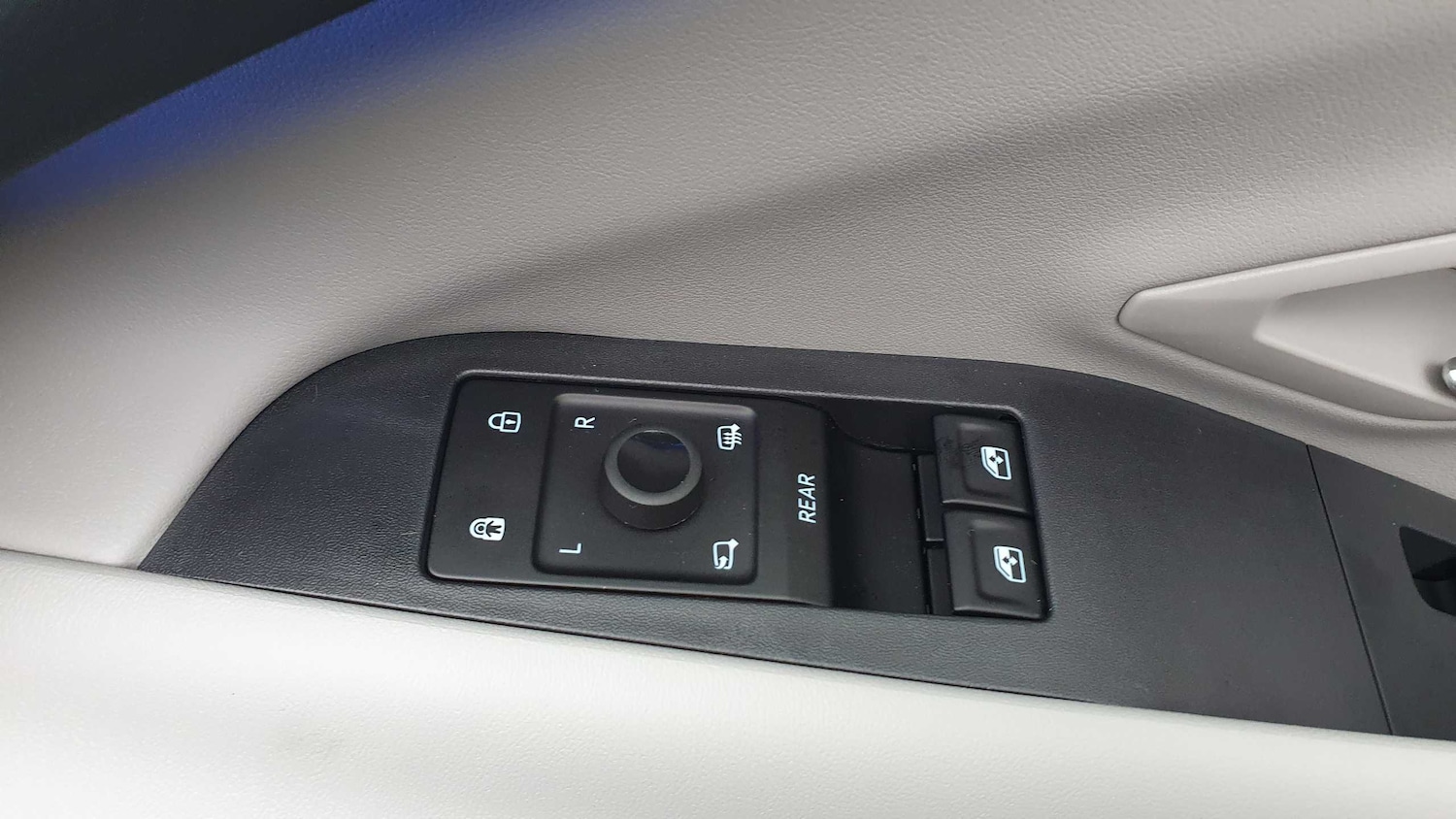 Used Ford Explorer 2025 for sale - 77472590: Photo 30