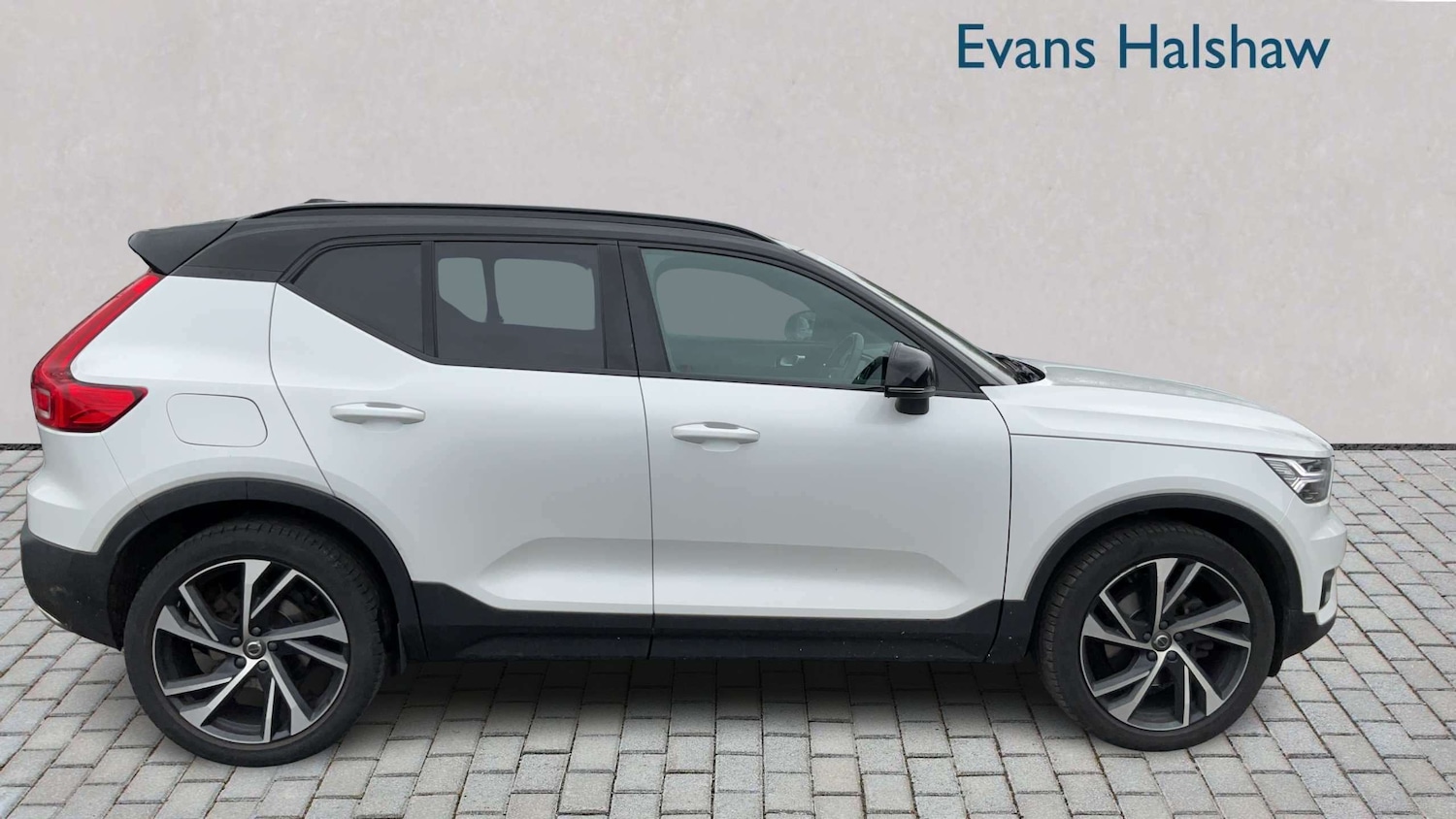 Used Volvo XC40 2020 for sale - 78037761: Photo 3