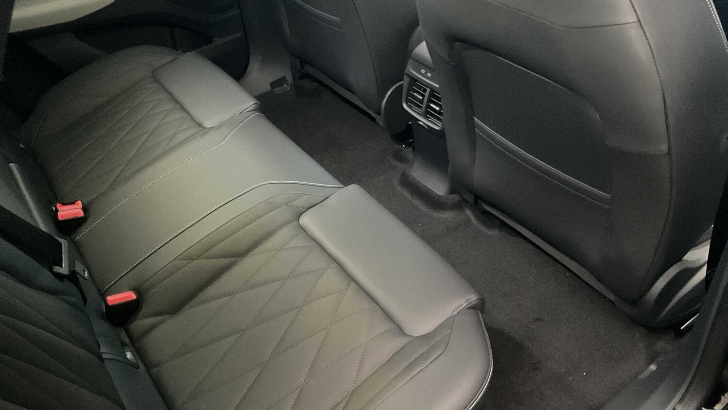 Used Ford Explorer 2025 for sale - 77943001: Photo 12