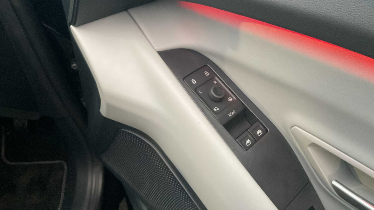 Used Ford Explorer 2025 for sale - 77943001: Photo 15