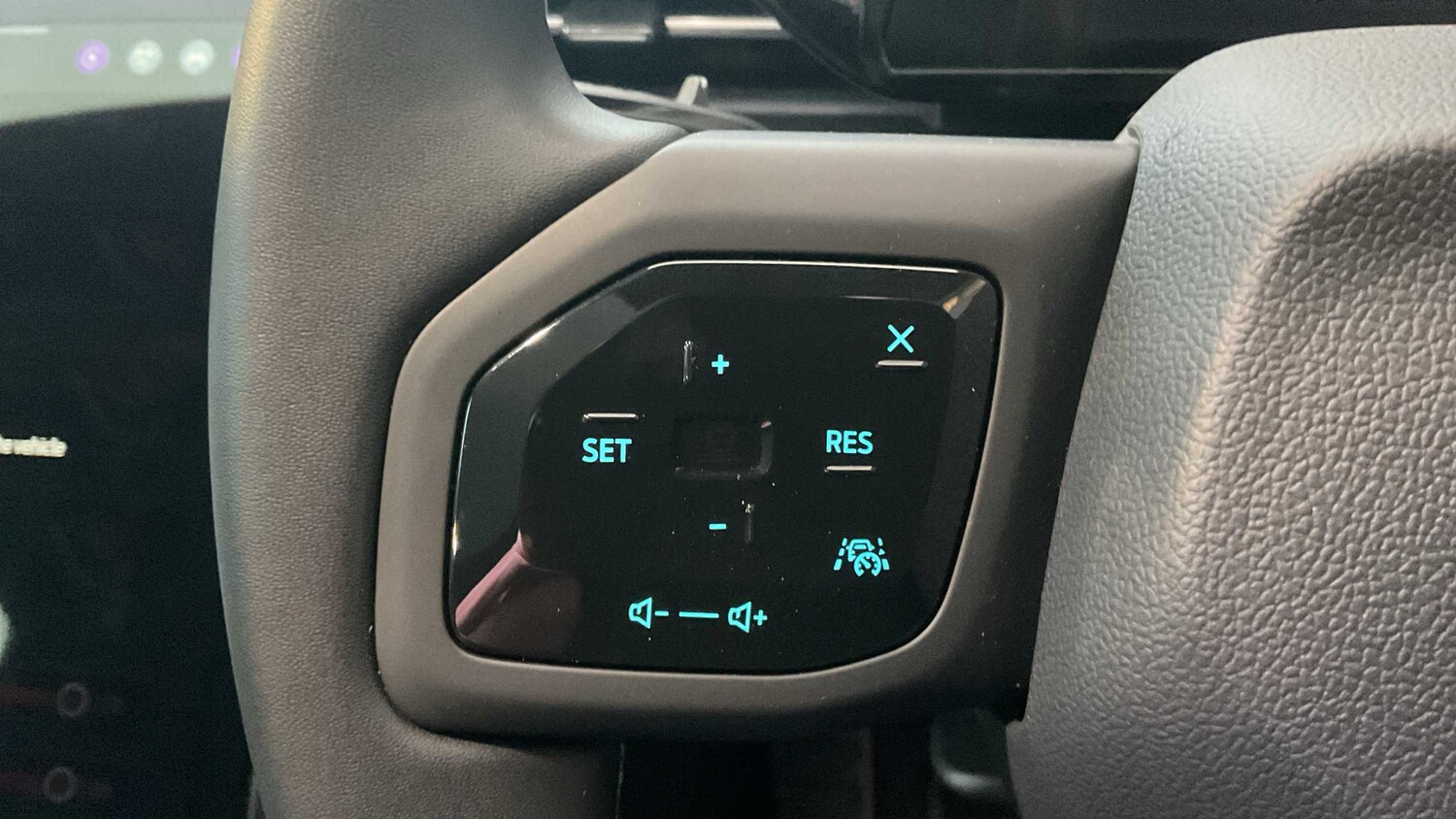 Used Ford Explorer 2025 for sale - 77943001: Photo 18