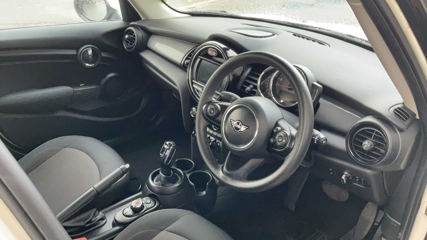 Used MINI Hatch 2018 for sale - 78209208: Photo 8