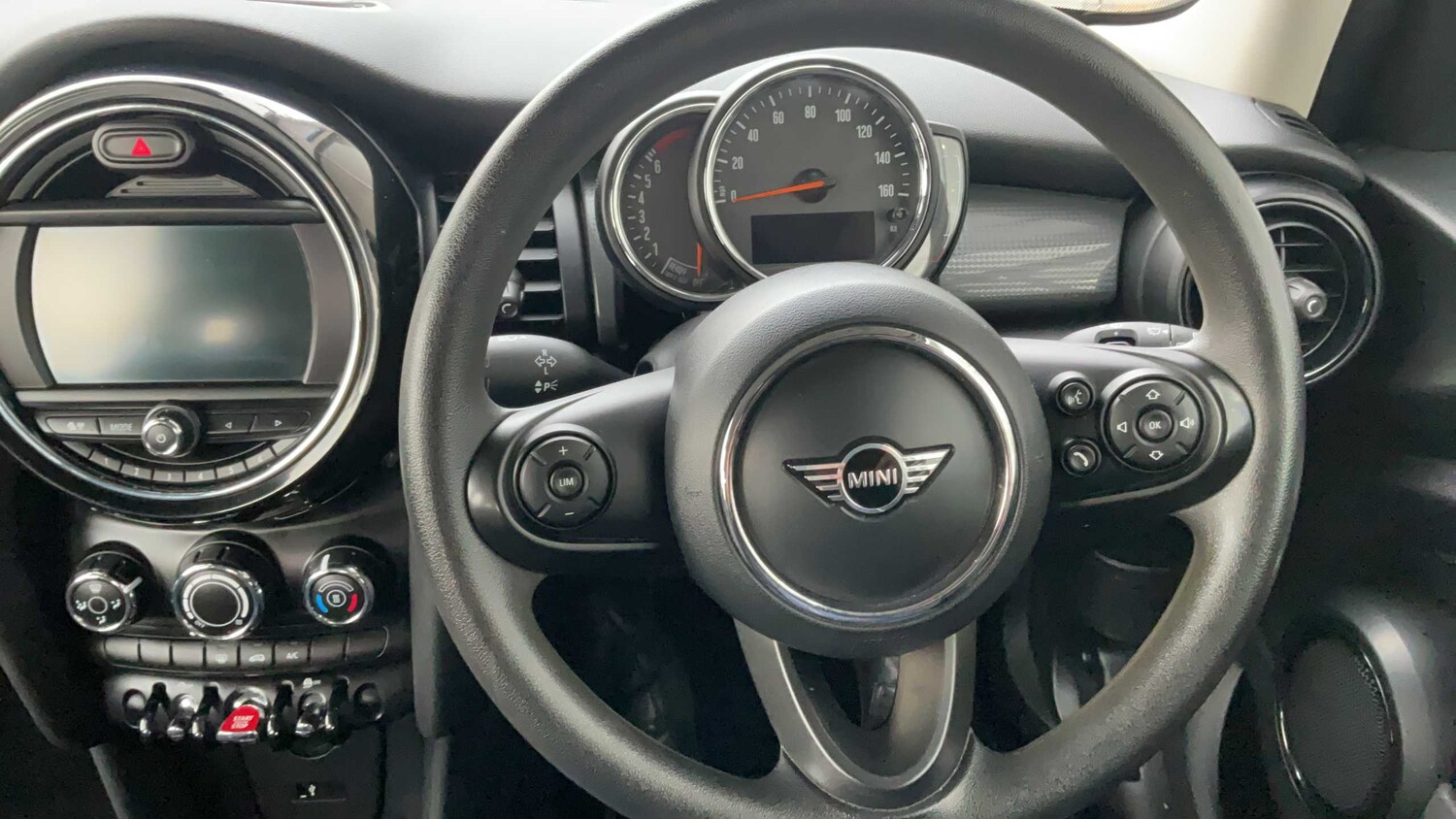 Used MINI Hatch 2018 for sale - 78209208: Photo 9