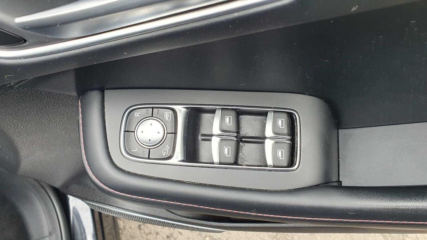 Vehicle 33