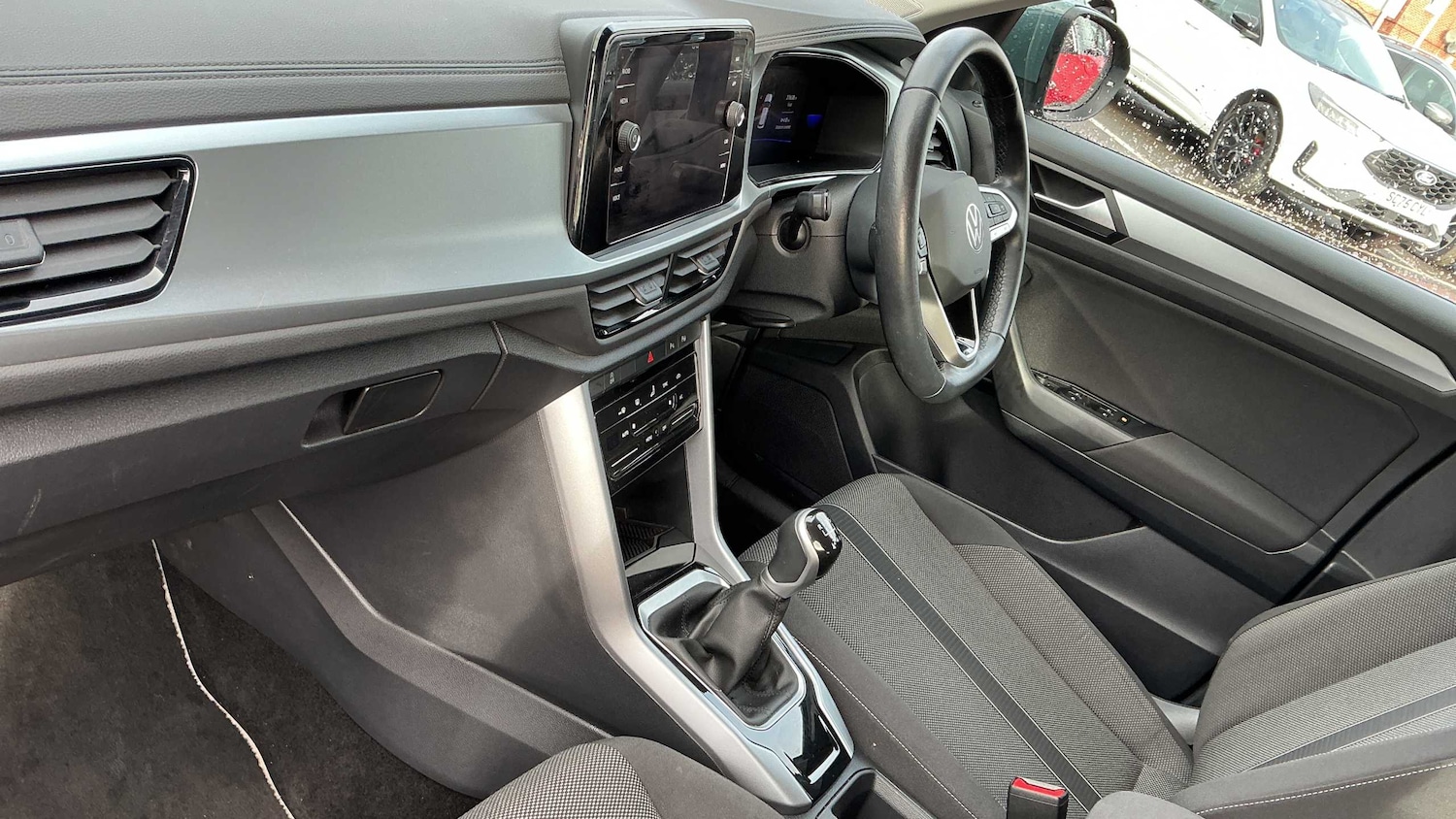 Used Volkswagen T-Roc 2023 for sale - 77648994: Photo 12