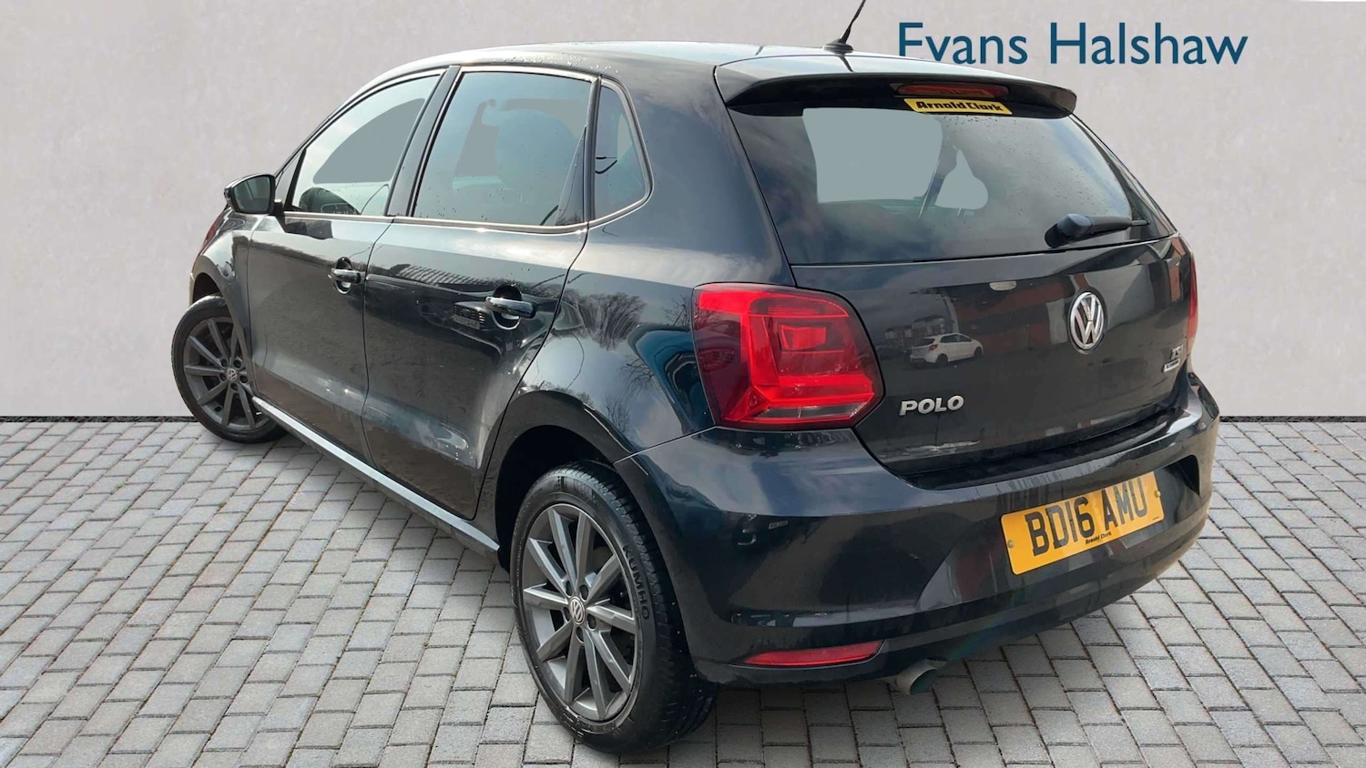 Used Volkswagen Polo 2016 for sale - 77756596: Photo 2