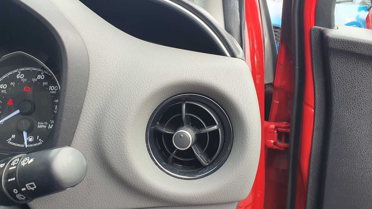 Used Toyota Yaris 2018 for sale - 77147295: Photo 30