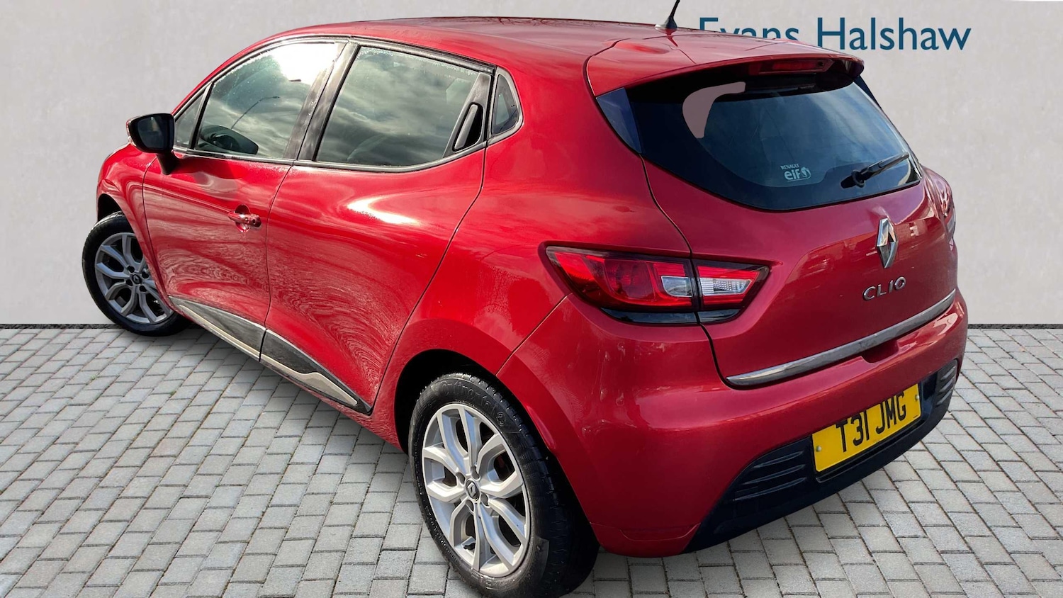 Used Renault Clio 2017 for sale - 77943308: Photo 2