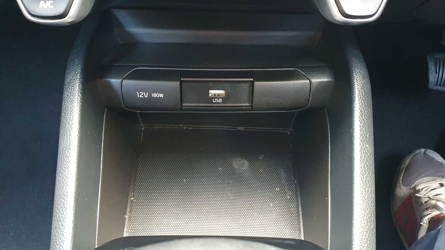 Used Kia Stonic 2022 for sale - 75951410: Photo 21