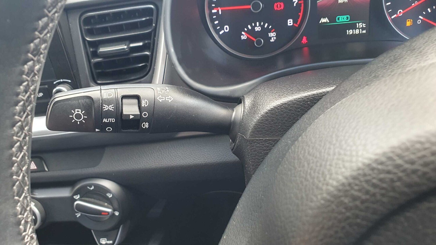 Used Kia Stonic 2022 for sale - 75951410: Photo 28