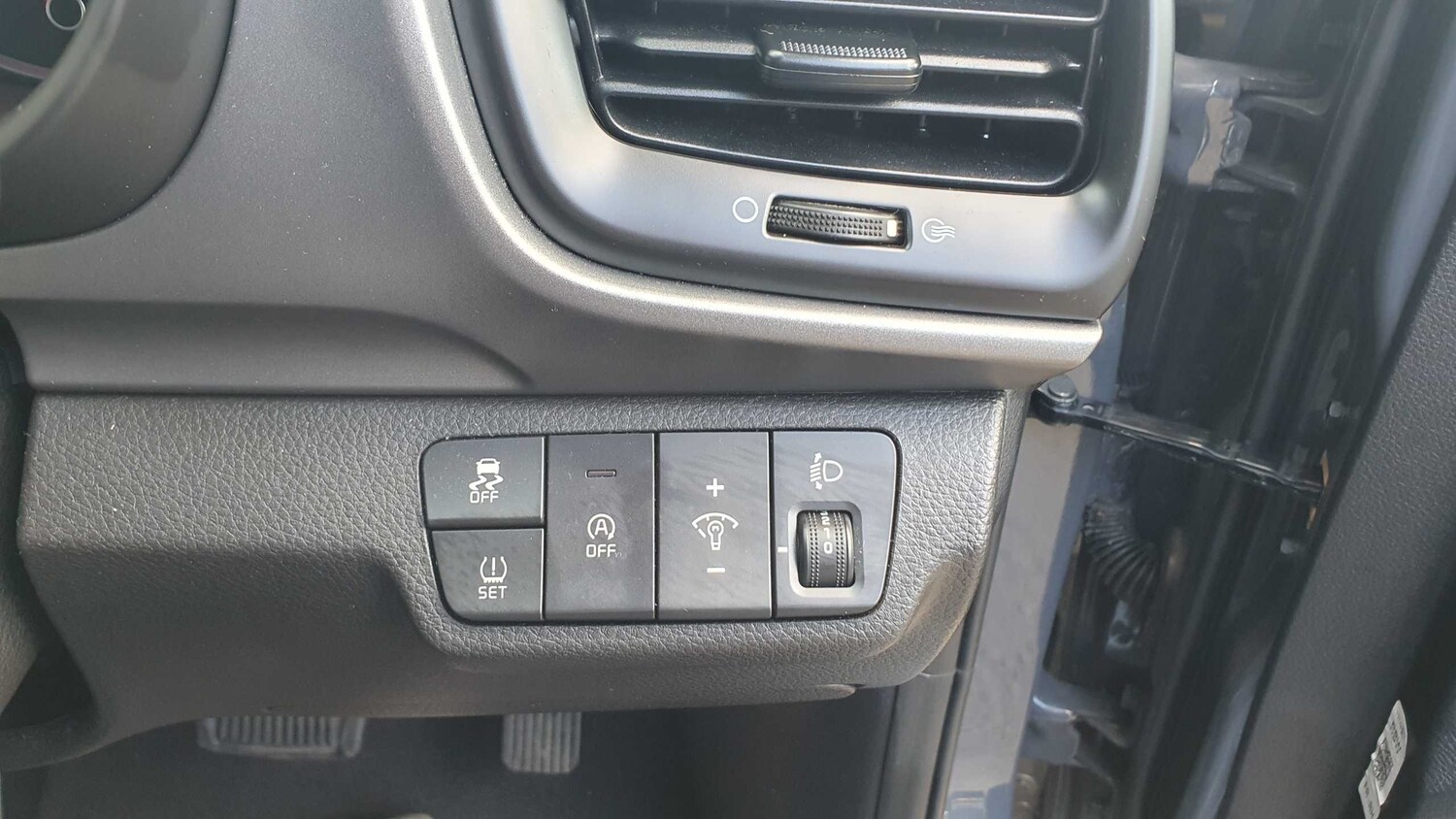 Used Kia Stonic 2022 for sale - 75951410: Photo 31