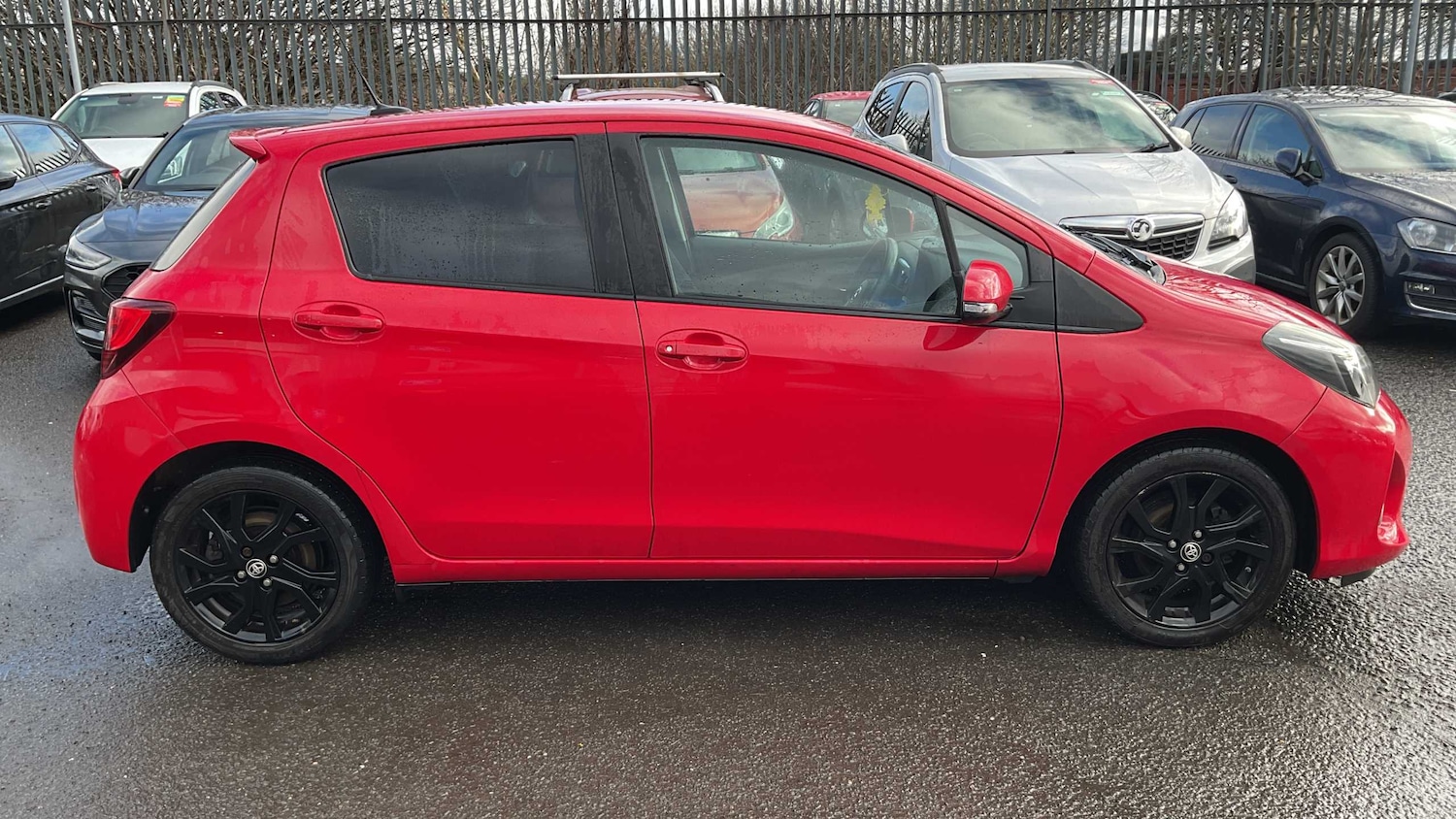 Used Toyota Yaris for sale - 77577435: Photo 3