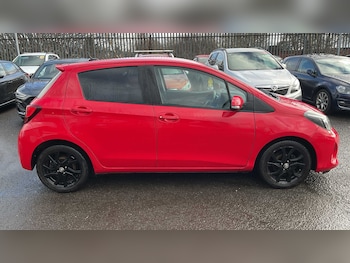 Used Toyota Yaris 2015 for sale - 77577435: Photo