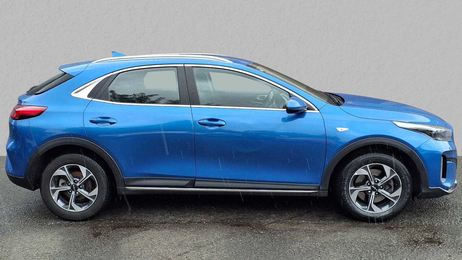 Used Kia XCeed 2023 for sale - 76515651: Photo 3