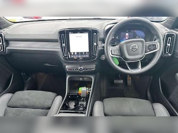 Used Volvo XC40 2025 for sale - 79051658: Photo