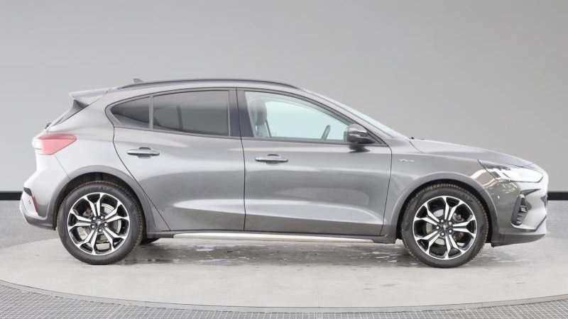Used Ford Focus 2022 for sale - 76176877: Photo 3