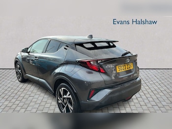 Used Toyota C-HR 2023 for sale - 77800080: Photo