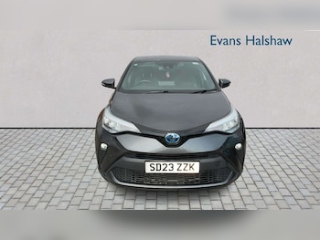 Used Toyota C-HR 2023 for sale - 77800080: Photo