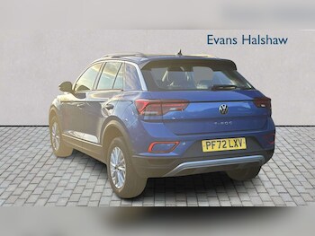 Used Volkswagen T-Roc 2023 for sale - 77740823: Photo