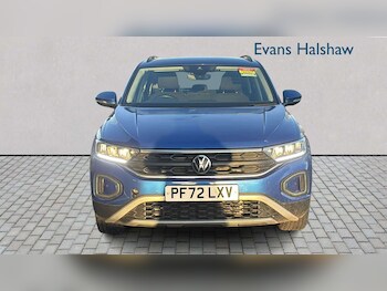 Used Volkswagen T-Roc 2023 for sale - 77740823: Photo