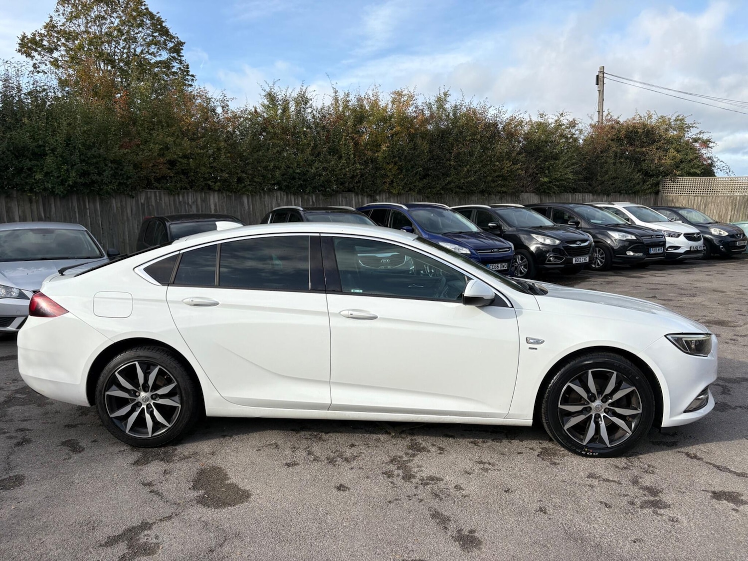 Used Vauxhall Insignia for sale - 76701143: Photo 2