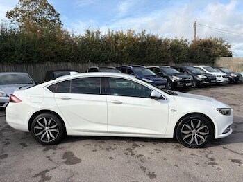 Used Vauxhall Insignia 2017 for sale - 76701143: Photo