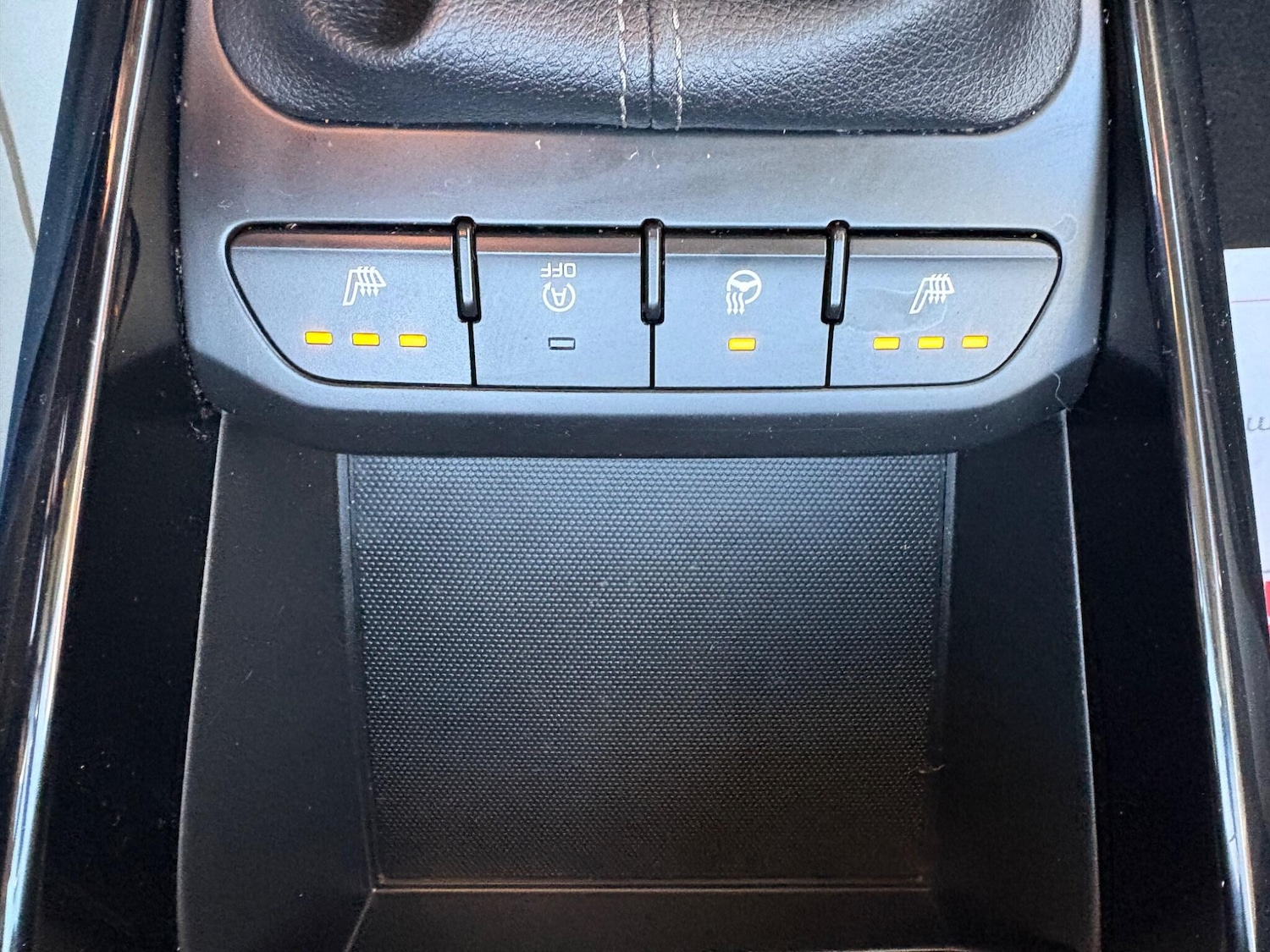 Used Kia Stonic 2017 for sale - 76752524: Photo 11