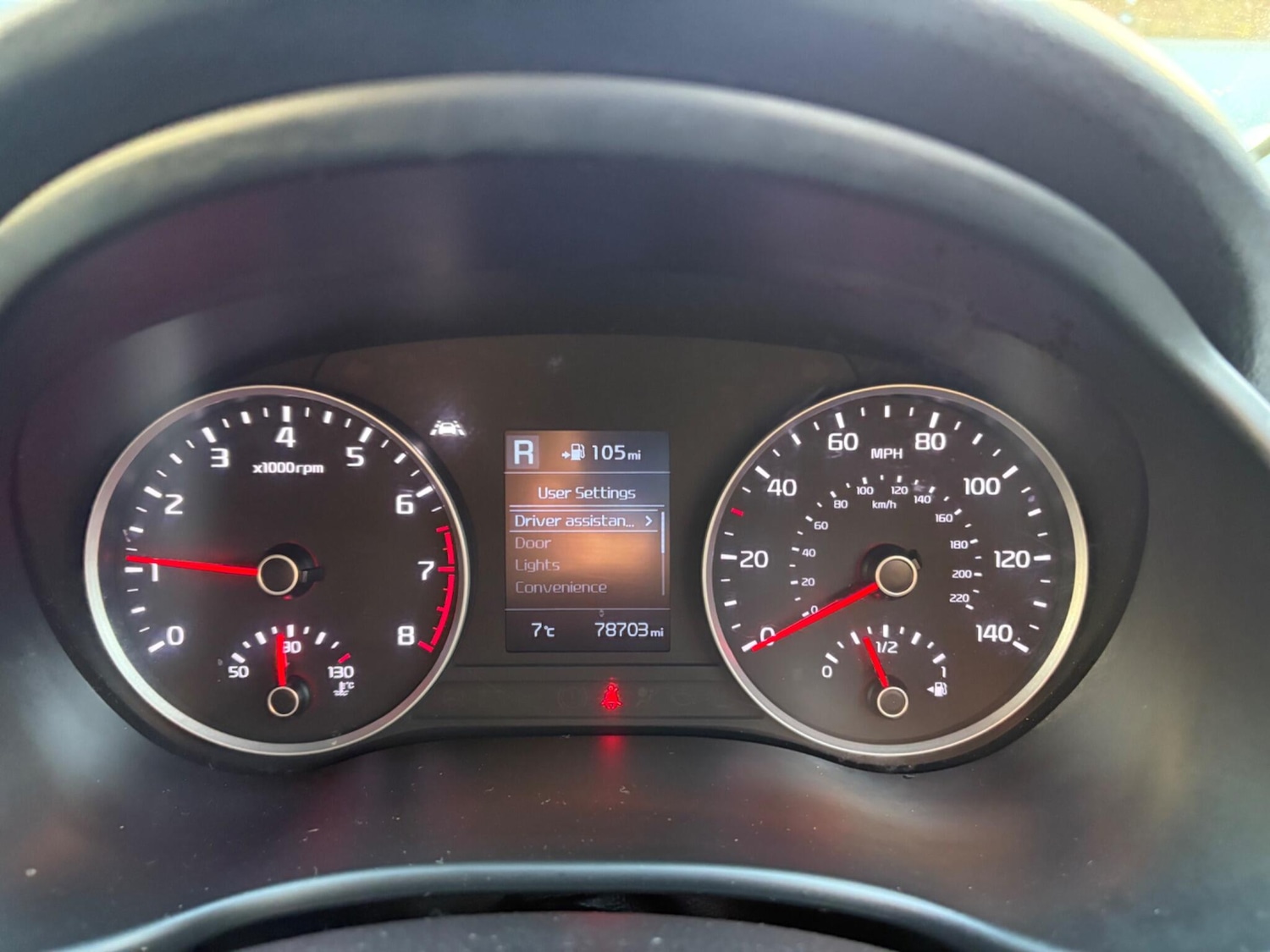 Used Kia Stonic 2017 for sale - 76752524: Photo 19