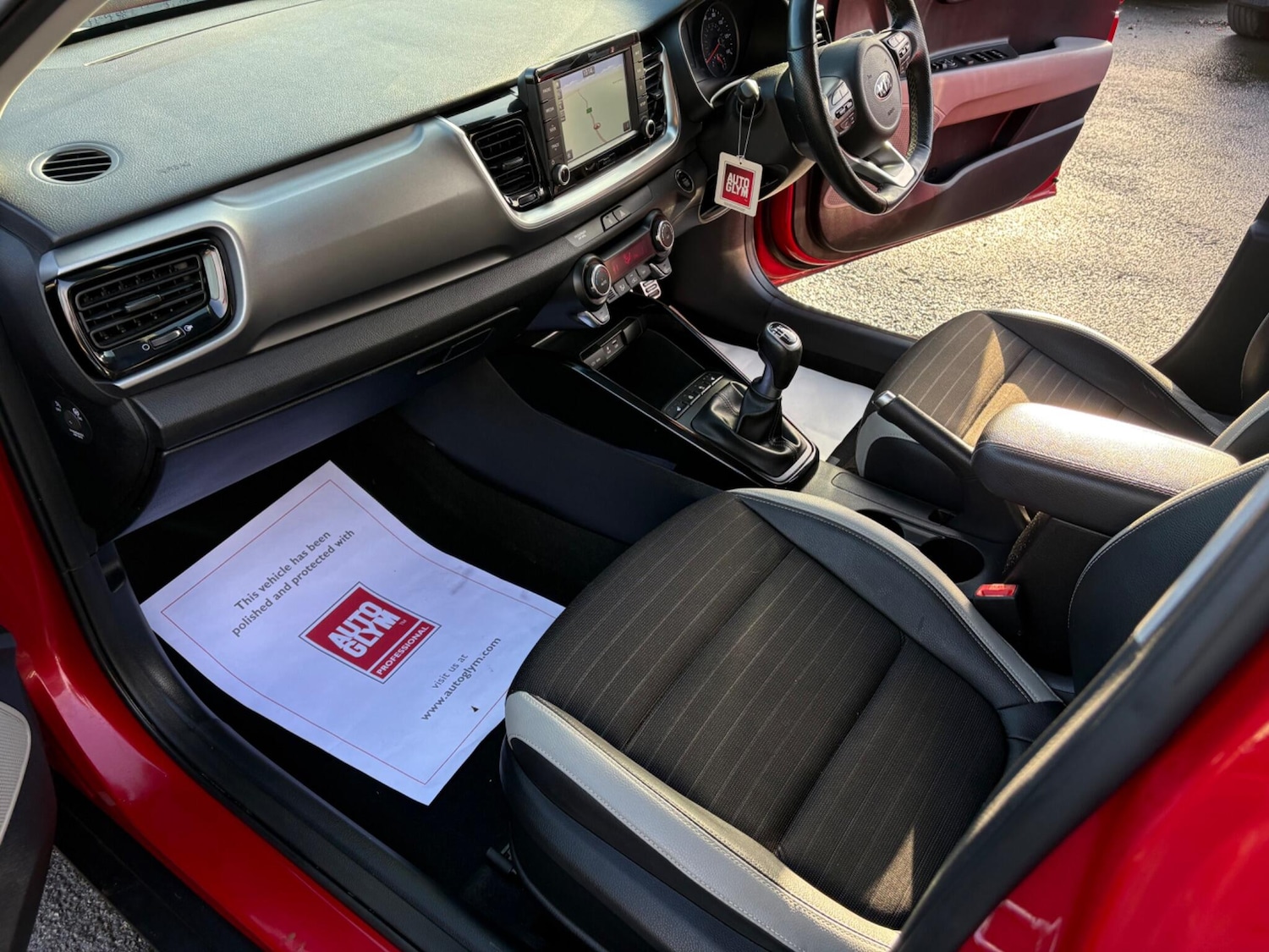 Used Kia Stonic 2017 for sale - 76752524: Photo 22