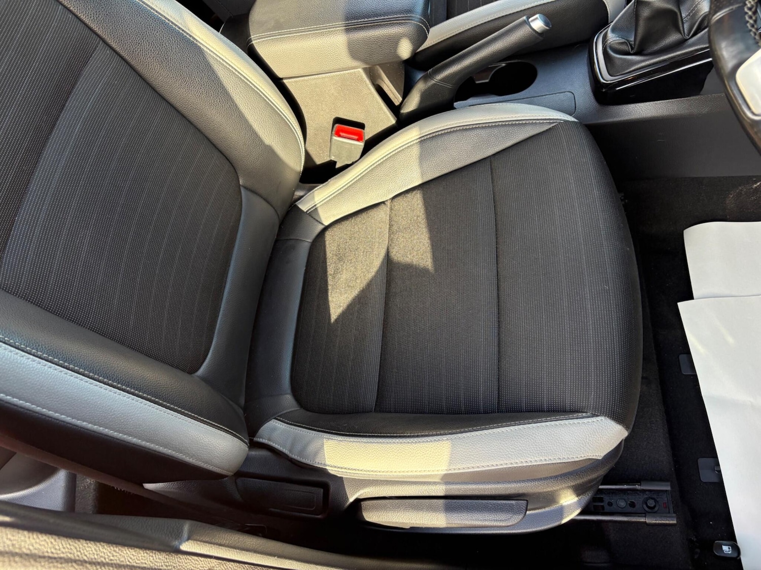 Used Kia Stonic 2017 for sale - 76752524: Photo 27