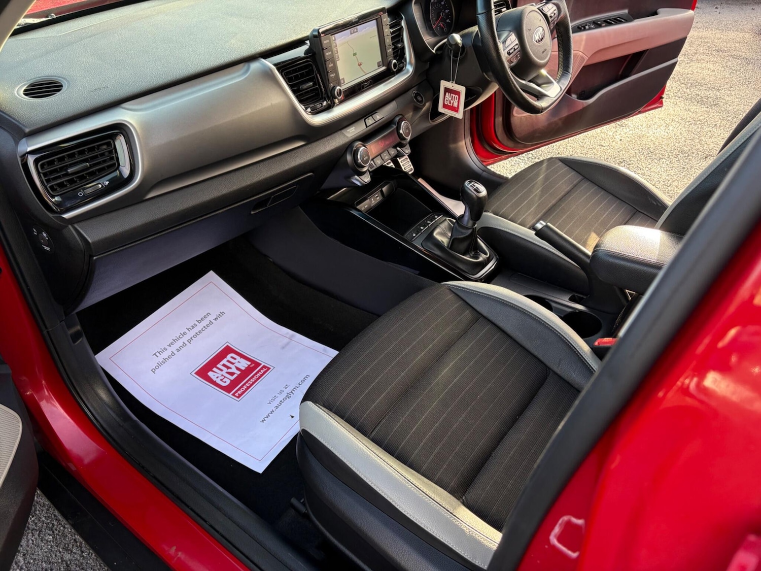 Used Kia Stonic 2017 for sale - 76752524: Photo 29