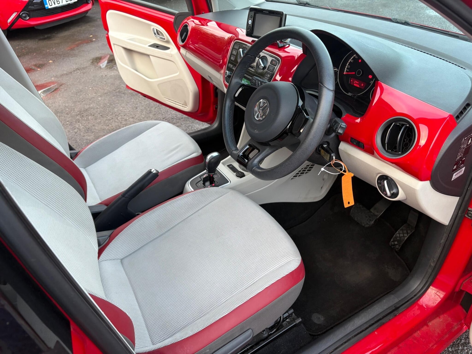 Used Volkswagen up! for sale - 76702156: Photo 16