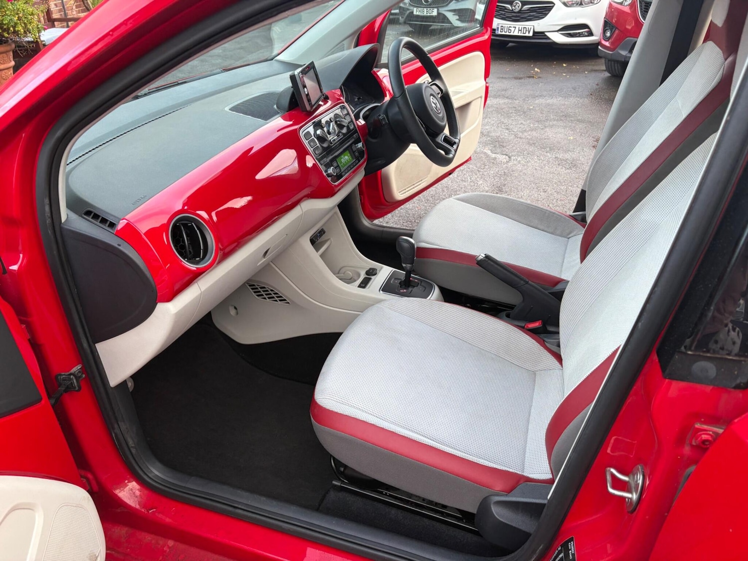 Used Volkswagen up! for sale - 76702156: Photo 17