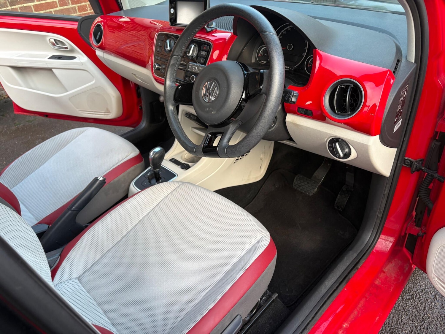 Used Volkswagen up! for sale - 76702156: Photo 23