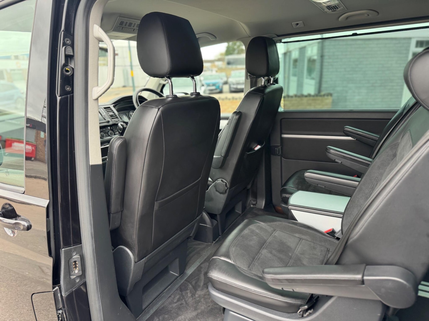 Used Volkswagen Caravelle 2017 for sale - 77978226: Photo 10