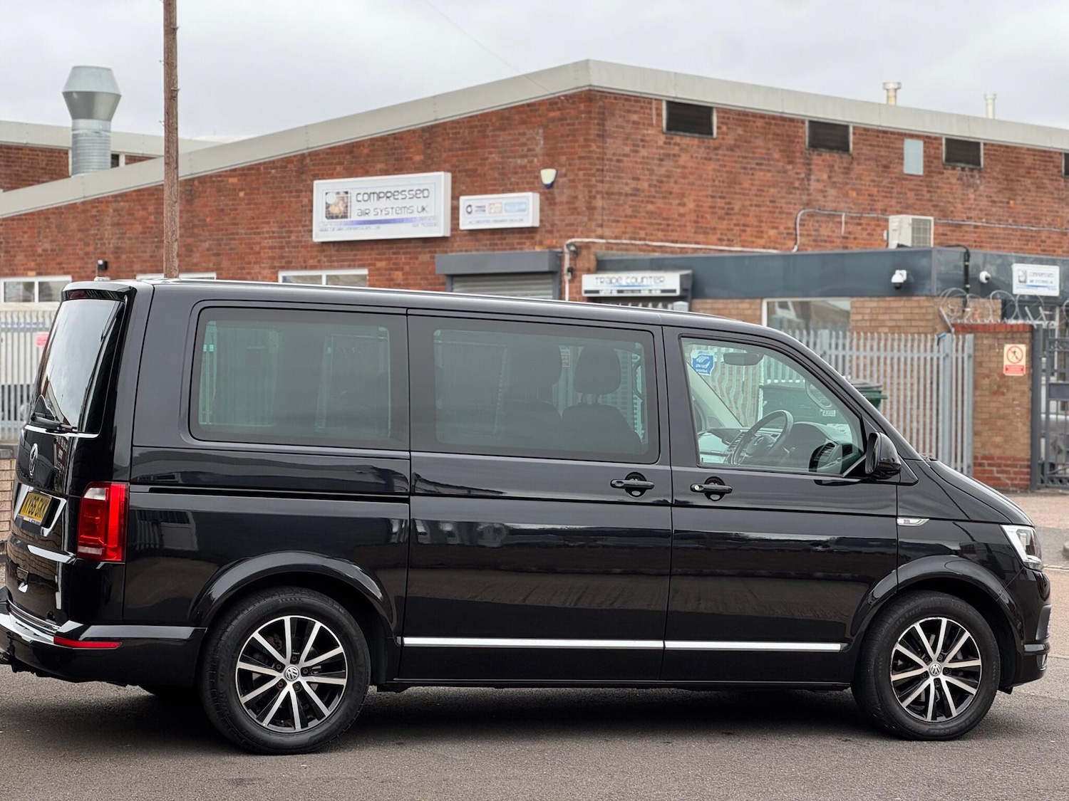 Used Volkswagen Caravelle 2017 for sale - 77978226: Photo 18