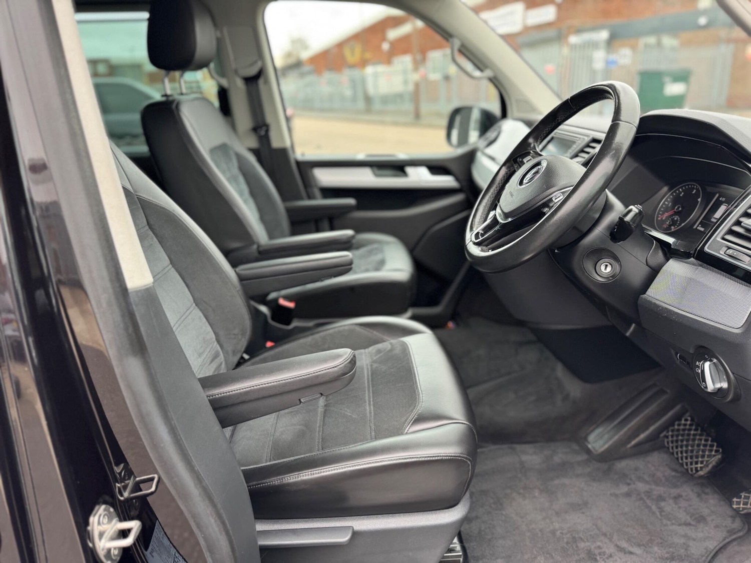 Used Volkswagen Caravelle 2017 for sale - 77978226: Photo 19